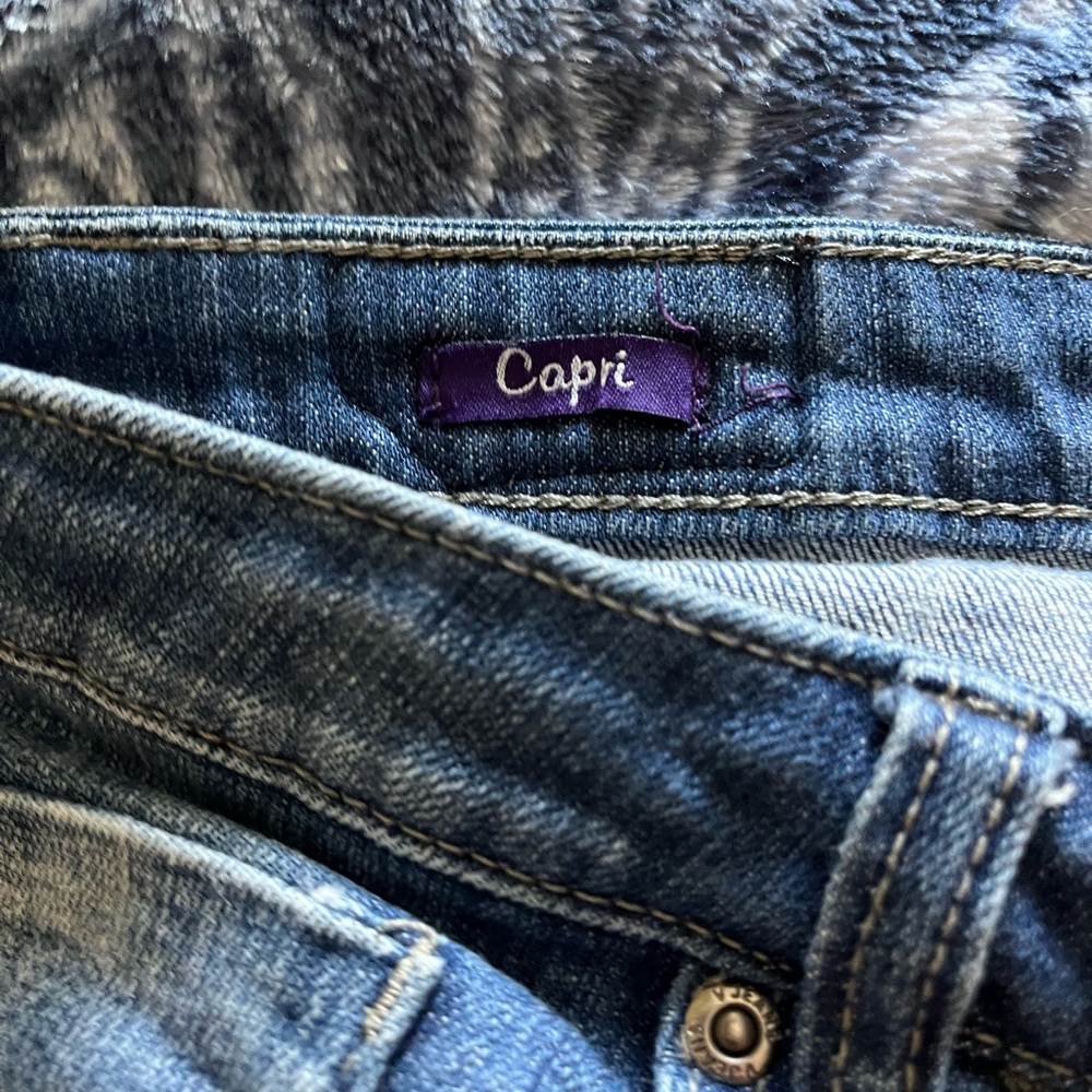 Capri Vigoss - Picture 3 of 7